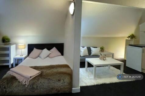 Room 4 Lounge/Bedroom