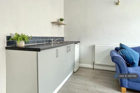 Own Kitchenette