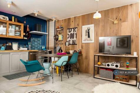 Living Space / Diner / Kitchen