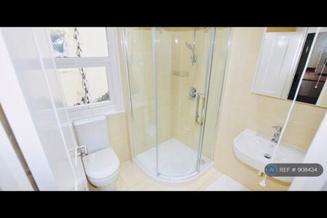 Upstairs Bathroom 