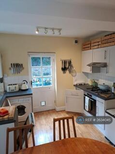 Fitted Dishwasher, Washing Machine, Fridge/Freezer