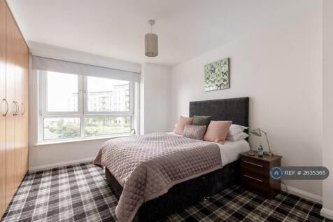 Master Bedroom With En Suite
