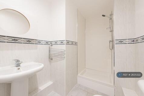 En-Suite 2