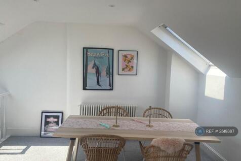 Sitting / Dining Room