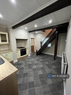 Ktchen Diner With Open Staircase