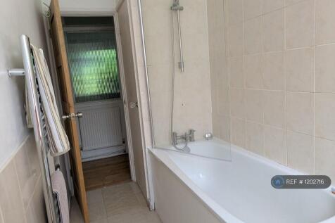 Shower Over Bath, Window, Fan, Heated Towel Rail