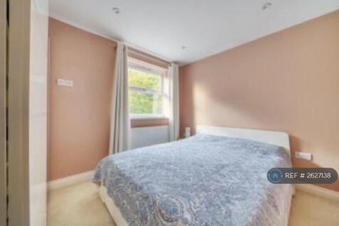 Bedroom 1 (Master With Ensuite - Garden View)