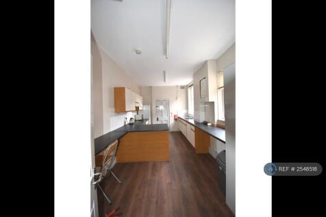 Kitchen With Breakfast Bar