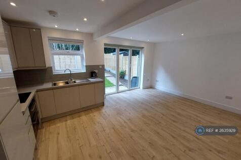 Kitchen/ Living