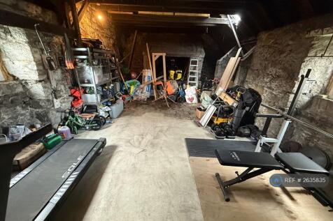 Attached Garage 