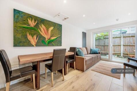 Kitchen / Living Area 