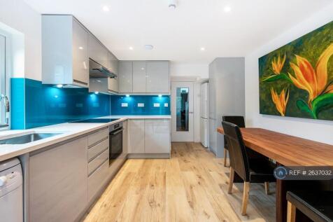 Kitchen / Living Area 