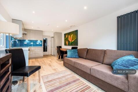 Kitchen / Living Area 