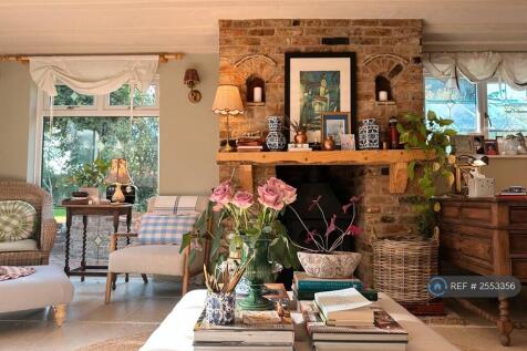 Living Room - Fireplace