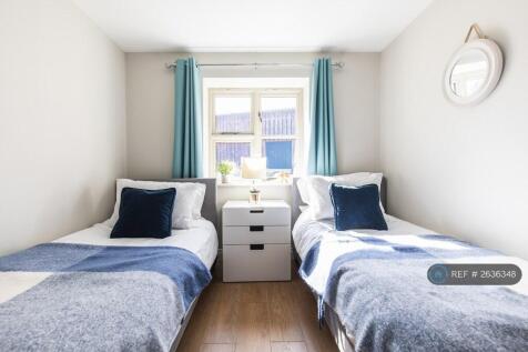 Twin Bedroom