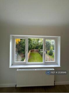 Rear Bedroom Overlooking The Garden