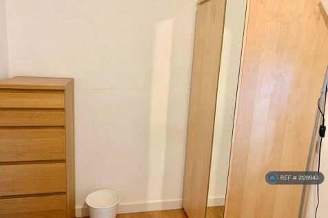 Bedroom 2 Pic 2