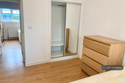 Bedroom 3 Pic 1