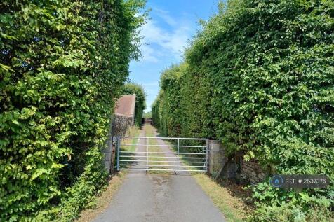 Entrance Driveway