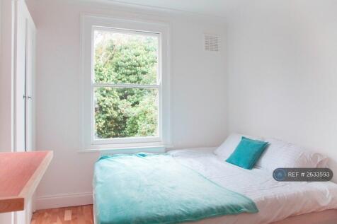 South-Facing Double Bedroom (Very Quiet)