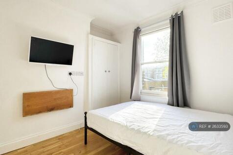 South-Facing Studio (First Floor)