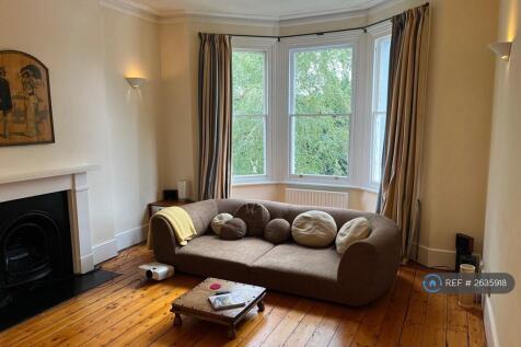 Rear Bedroom Wide Side Bay Window.
