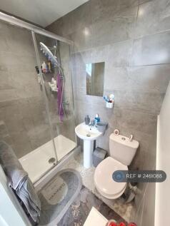 Room 6&#39;s En-Suite