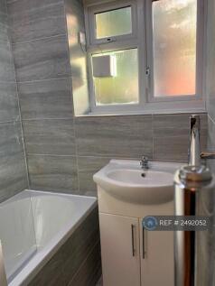 Bathroom - Pic 2