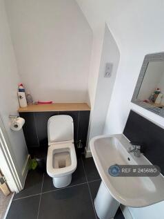 Bedroom 3 Ensuite 