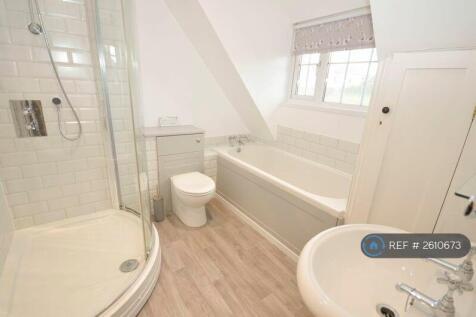 Main Bathroom 