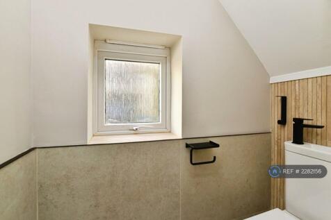 Downstairs Cloakroom 