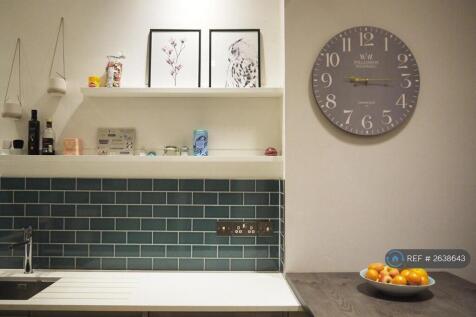 Kitchen &amp; Breakfast Bar
