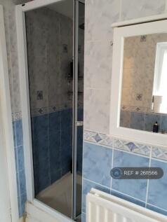 Upstairs Family Bathroom (Tub &amp; Walk-In Shower)