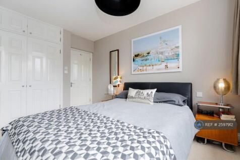 Master Bedroom With Built In Wardrobe