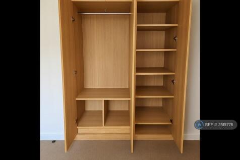 Bedroom&#39;s Wardrobe