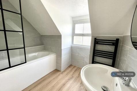 2nd Floor Bathroom