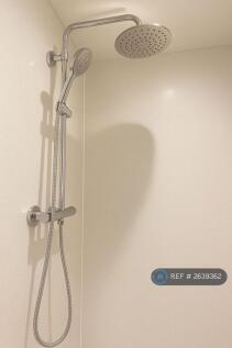 Elegant En-Suite