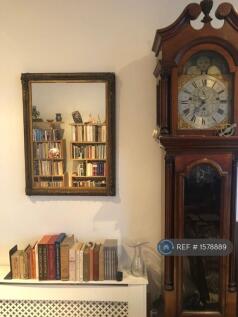 Bookshelf (Detail) 