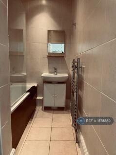 Bathroom (Newly Refurbished) 