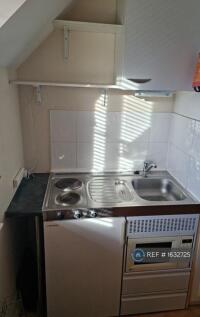 Flat 5 - Kitchen