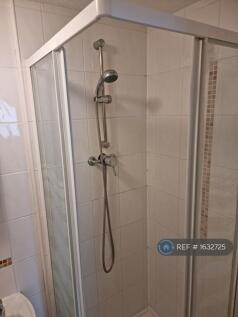 Flat 5 - Ensuite