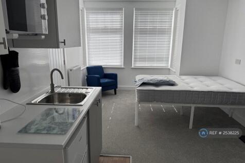 Room 3 - £995 Pcm
