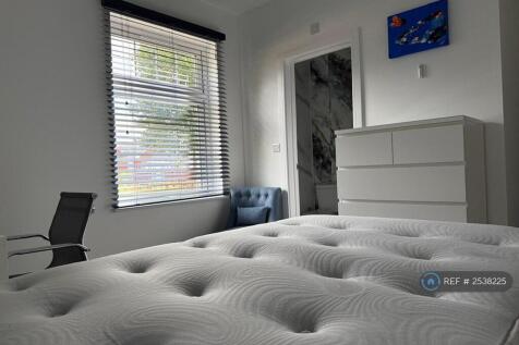 Room 5 - £895pcm