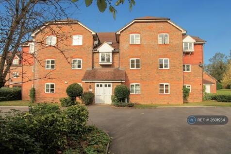 Royal Huts Avenue 2