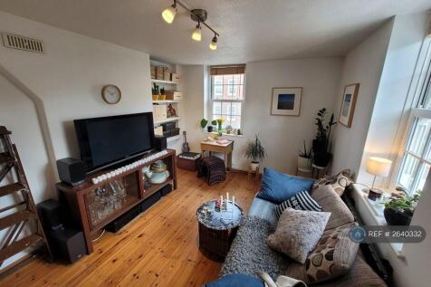 Living Room ¿ Dual Aspect And Spacious