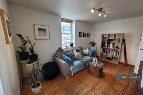 Living Room ¿ Dual Aspect And Spacious