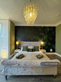 Large Main Bedroom