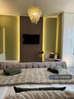 Large Main Bedroom