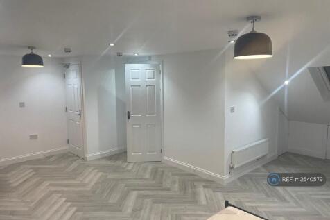 Room 5 - Ensuite - Extra Large