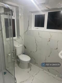 Room 3 &amp; 4 Bathroom
